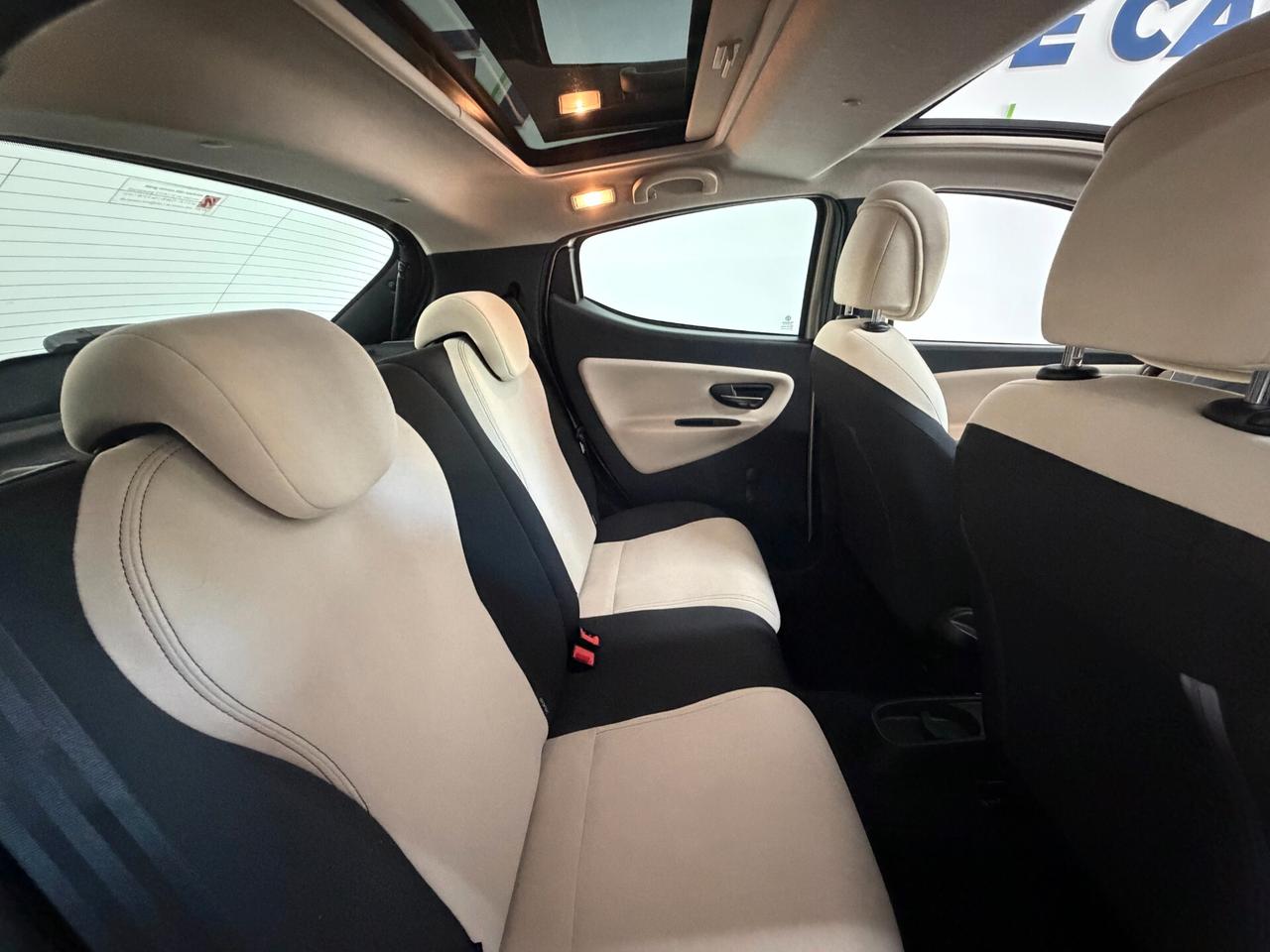 Lancia Ypsilon 1.2 69 CV 5p. Gold TETTO PANO/BI-COLOR/CLIMA