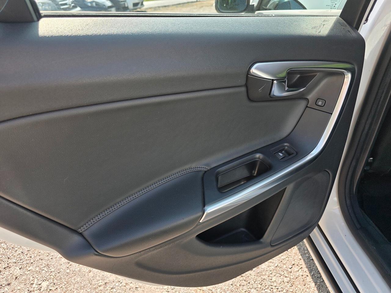 Volvo V60 D2 NEOPATENTATI
