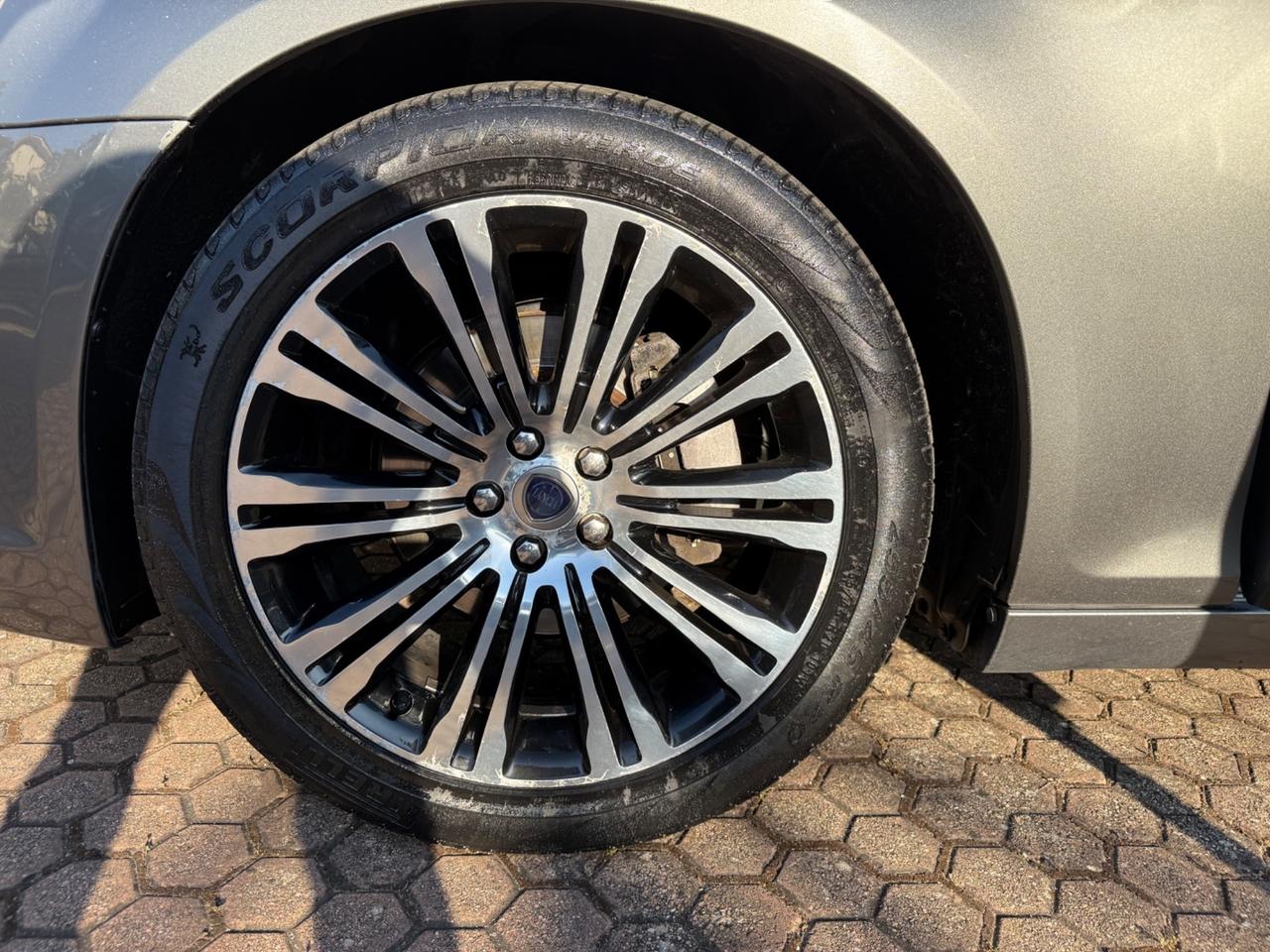 Lancia Thema 3.0 V6 Multijet II 239 CV Executive