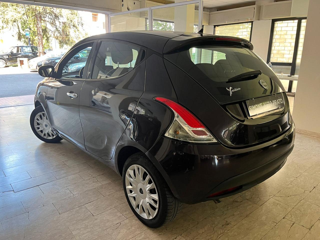 Lancia Ypsilon 1.2 69 CV 5 porte S&S Silver