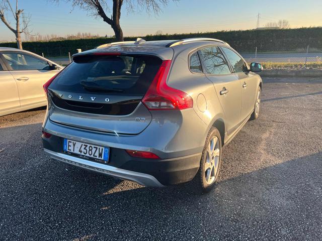 VOLVO V40 Cross Country D2 1.6 Momentum