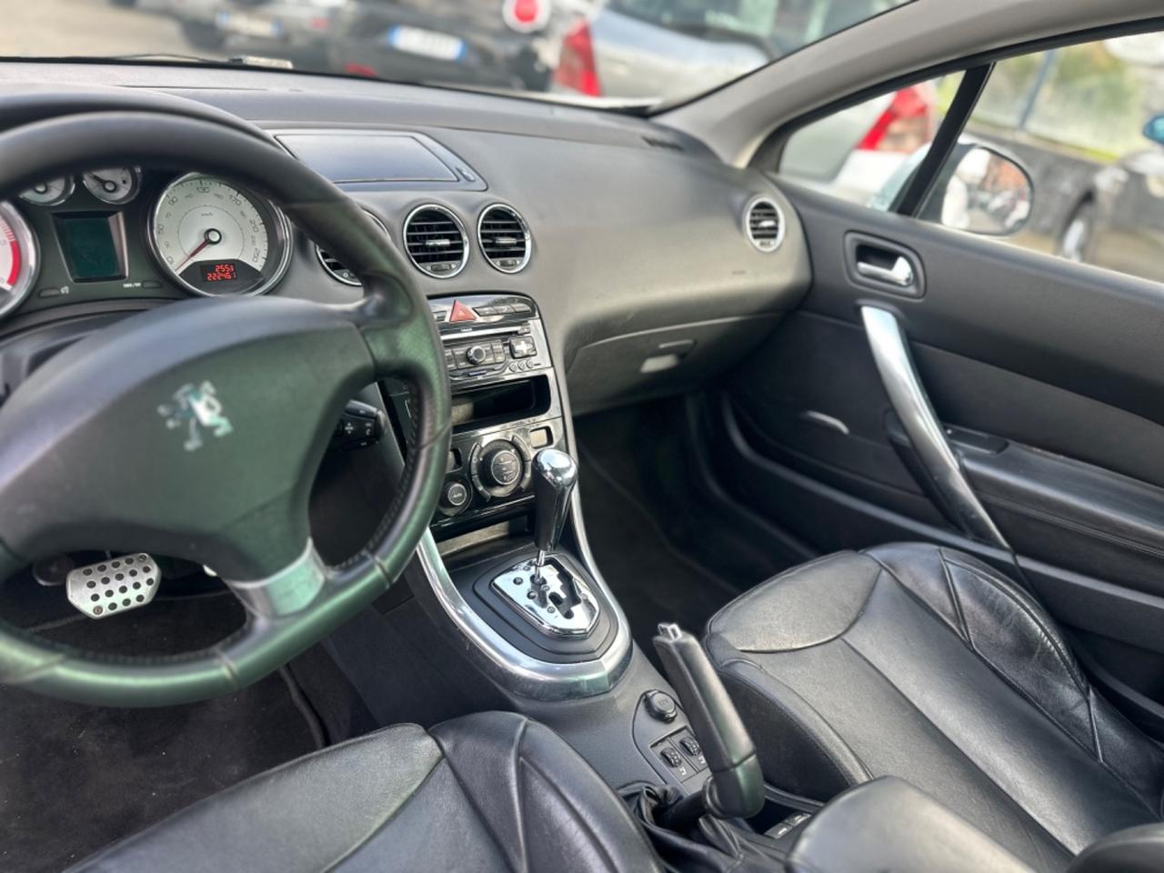 Peugeot 308 2.0 HDi 140CV CC Féline