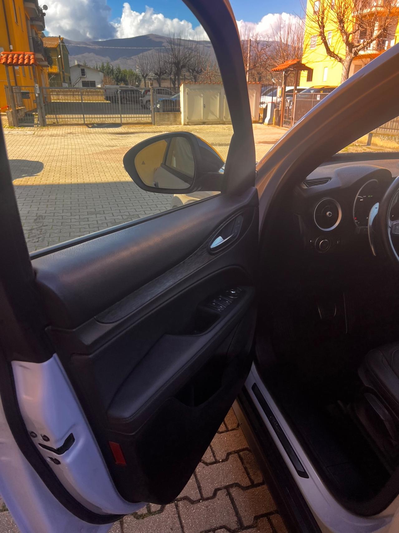 Alfa Romeo Stelvio 2.2 Turbodiesel 210 CV AT8 Q4 Veloce