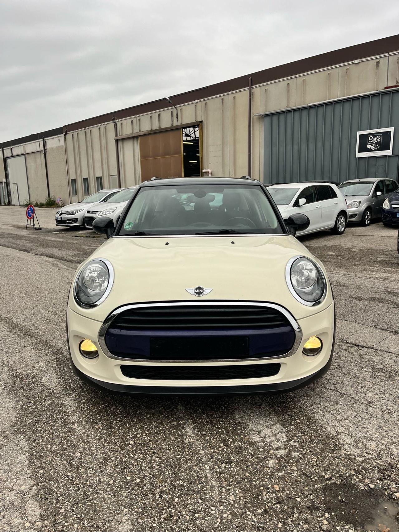 Mini Mini 1.5 Cooper 5 porte Neopatentati