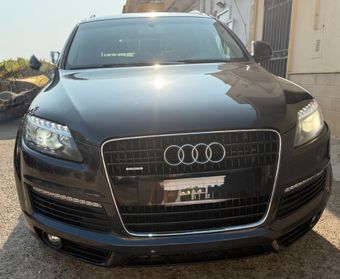 Audi Q7 3.0 V6 TDI 233CV quattro tiptronic 7 POSTI SOSPENSIONI GANCIO TRAINO