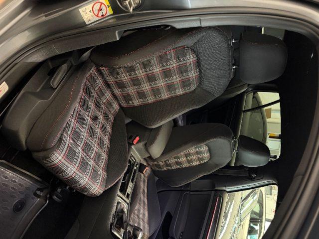 VOLKSWAGEN Golf GTI Performance DSG