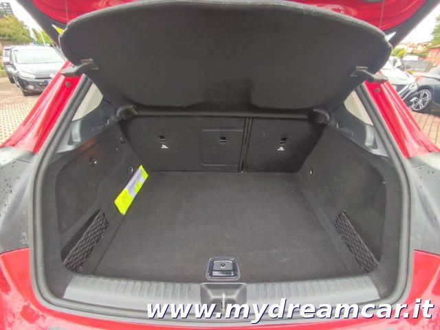 MERCEDES-BENZ GLA 200 Automatic Premium 156cv