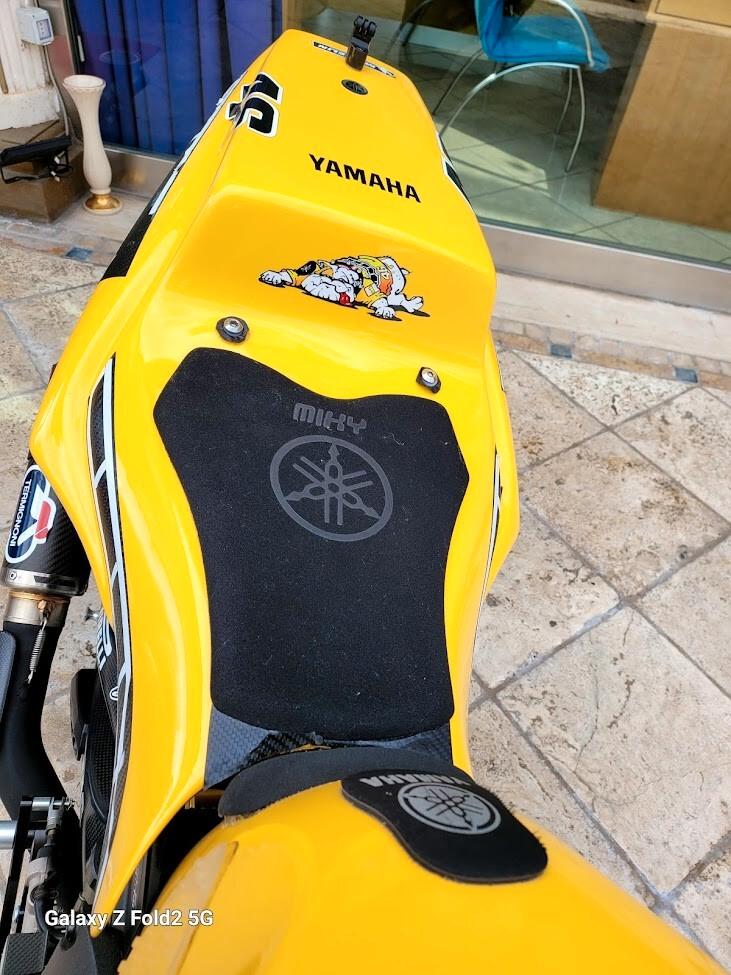 YAMAHA 600