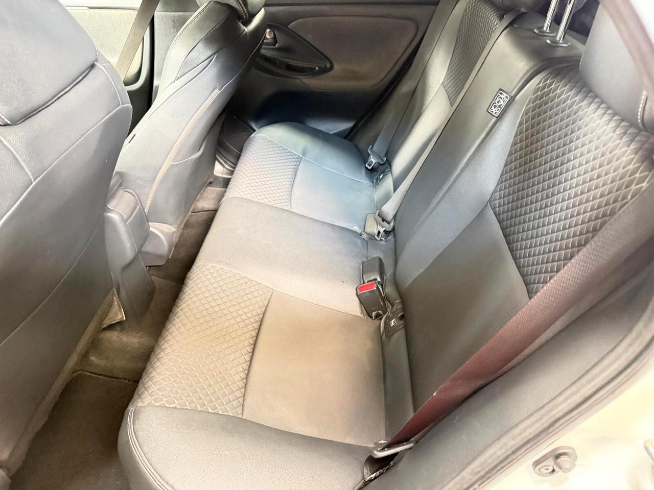 Toyota Yaris 1.5 Hybrid 5 porte Lounge Blue