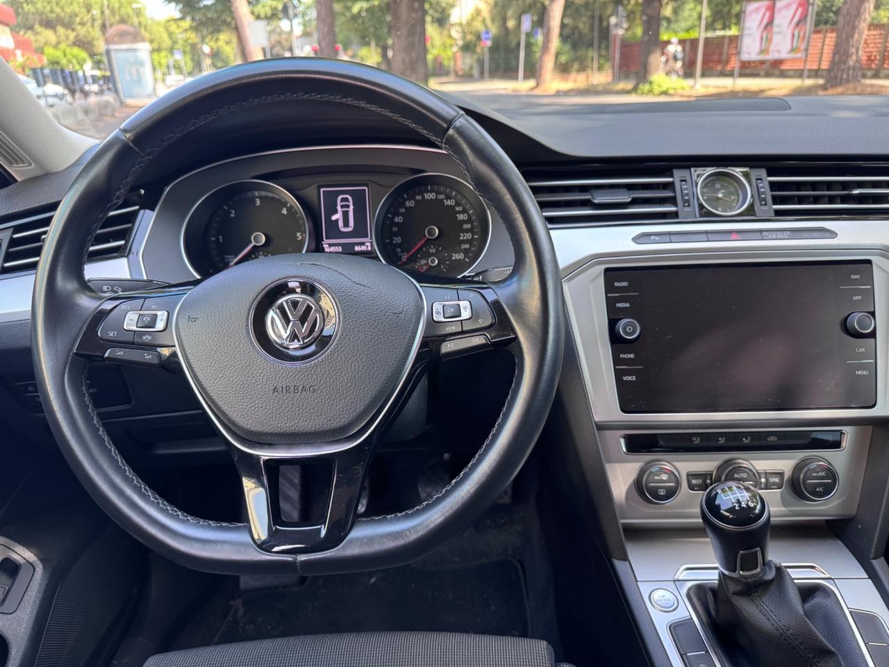 VW Passat Variant 2.0 TDI neopaten garanzia 12 mesi