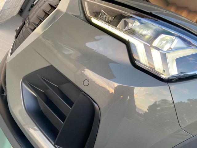 AUDI Q3 35 2.0 TDI S tronic Business COCKPIT