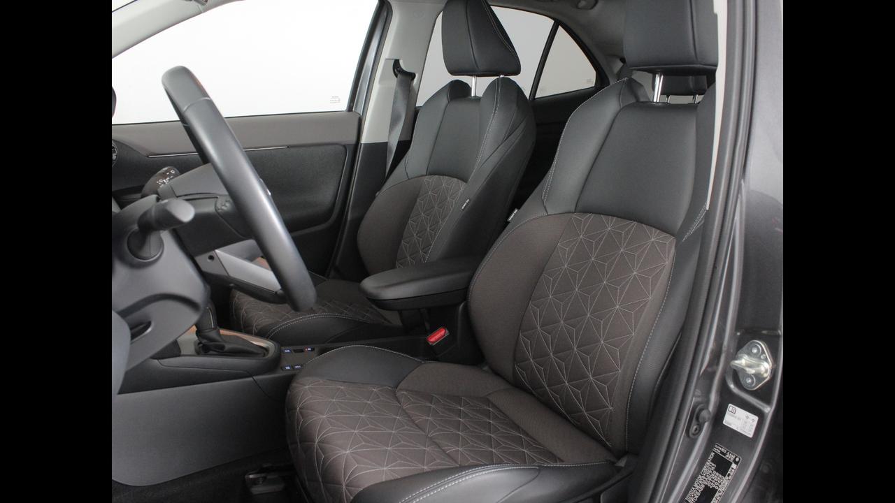 TOYOTA Yaris Cross - Yaris Cross 1.5h Lounge awd-i 116cv e-cvt