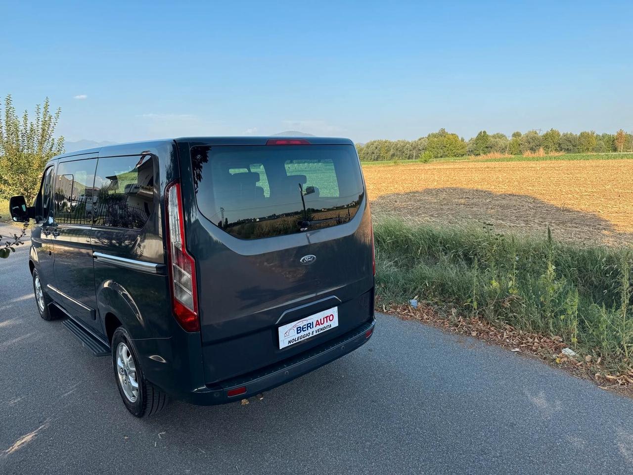 Ford Tourneo Custom 8 posti allestimento Titanium