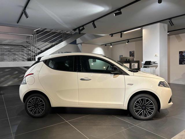 LANCIA Ypsilon 1.0 FireFly 5 porte S&S Hybrid Silver Plus