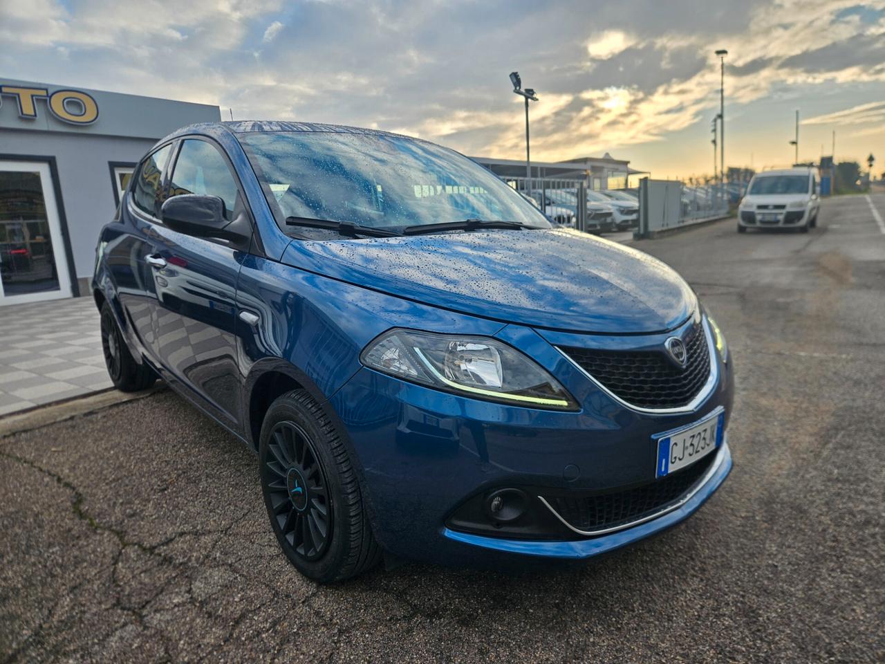 Lancia Ypsilon 1.0 FireFly 5 porte S&S Hybrid Ecochic Gold
