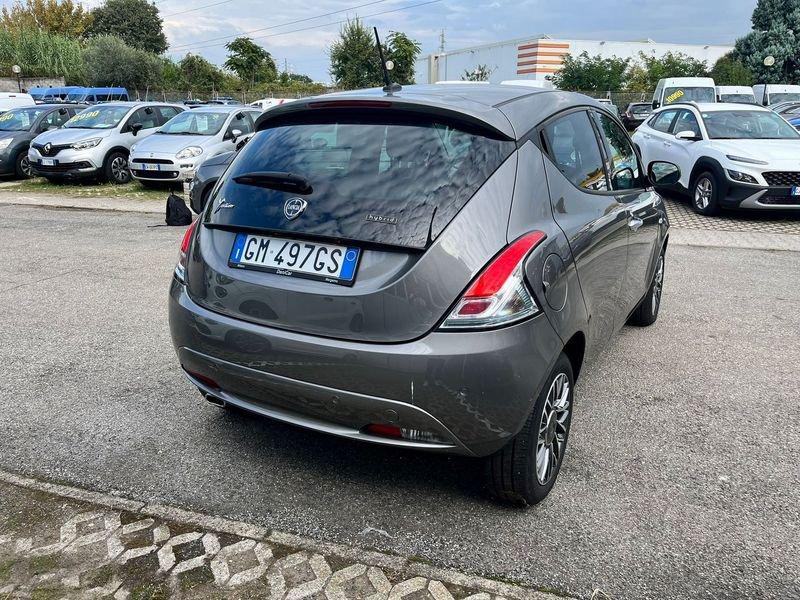 Lancia Ypsilon 1.0 FireFly 5 porte S&S Hybrid Gold Plus