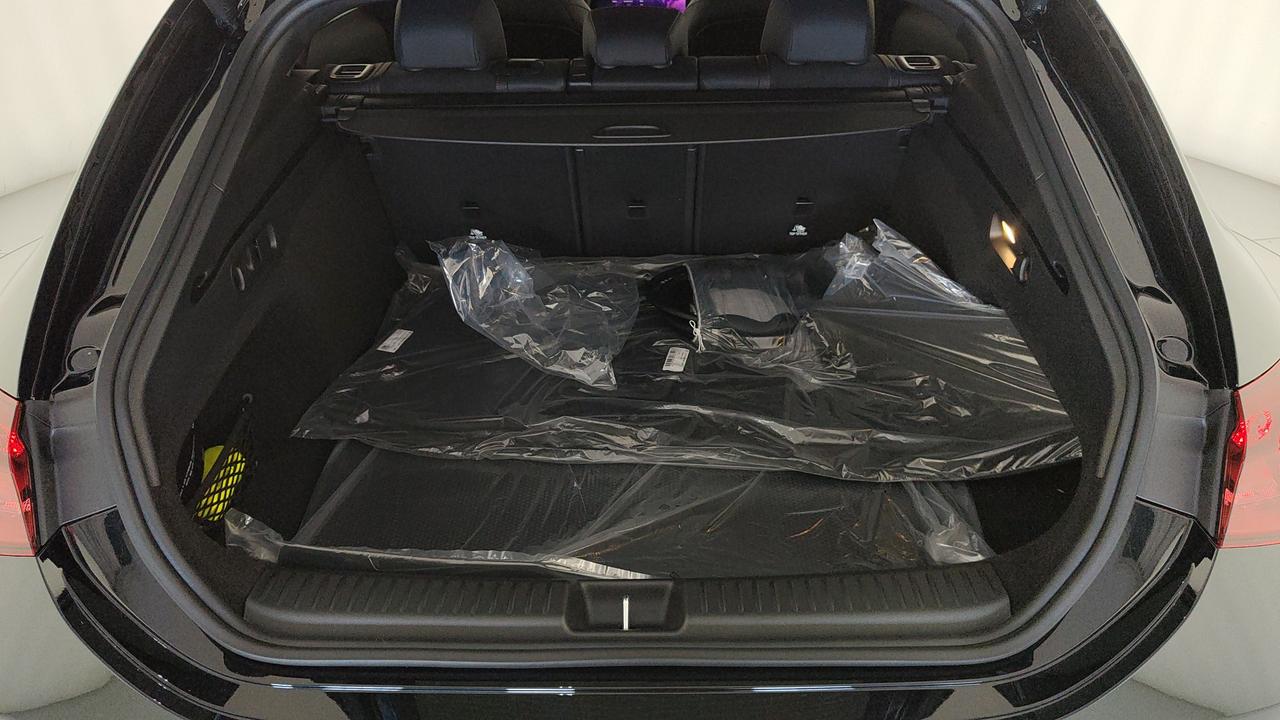 Mercedes-Benz CLA 250+ con tecnologia EQ