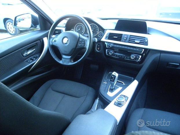 BMW 318 i Touring Business Advantage aut.