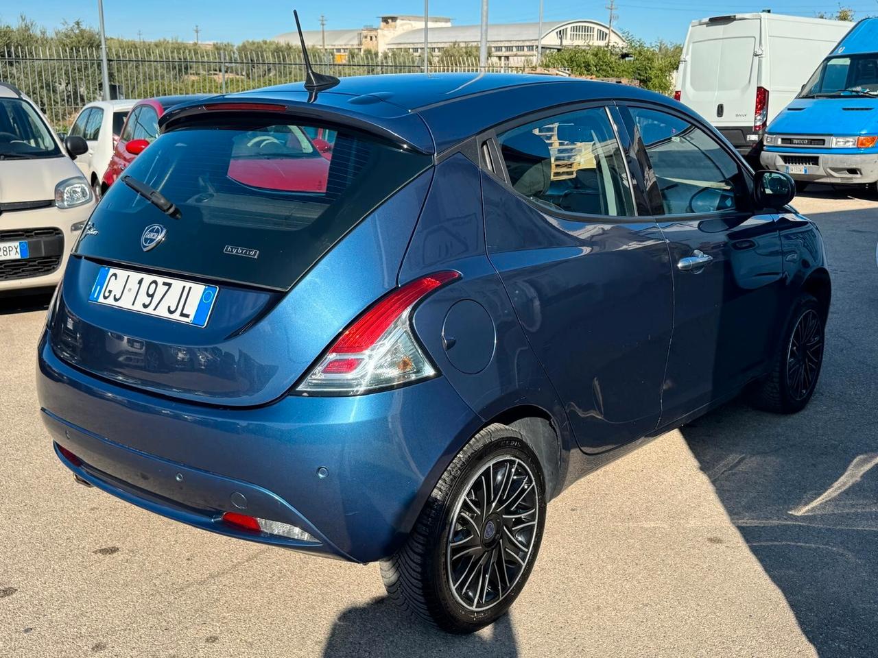 Lancia Ypsilon 1.0 FireFly 5 porte S&S Hybrid Ecochic Gold