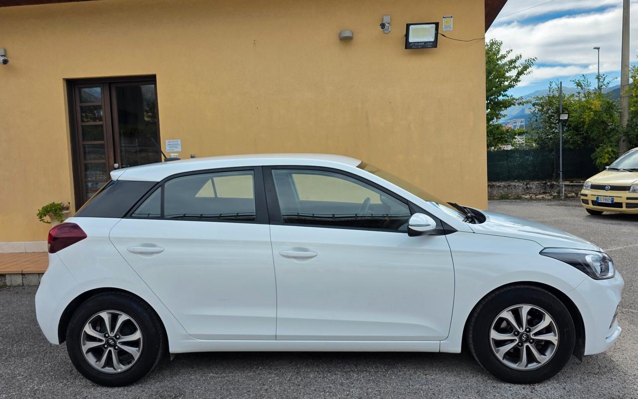Hyundai i20 1.2 5 porte Econext Connectline