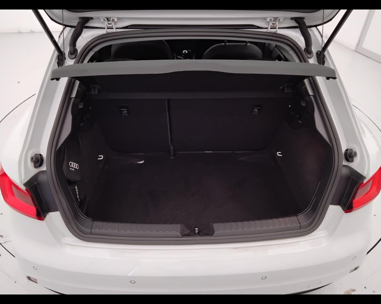 AUDI A1 II 2019 Sportback - A1 Sportback 30 1.0 tfsi Admired Adva