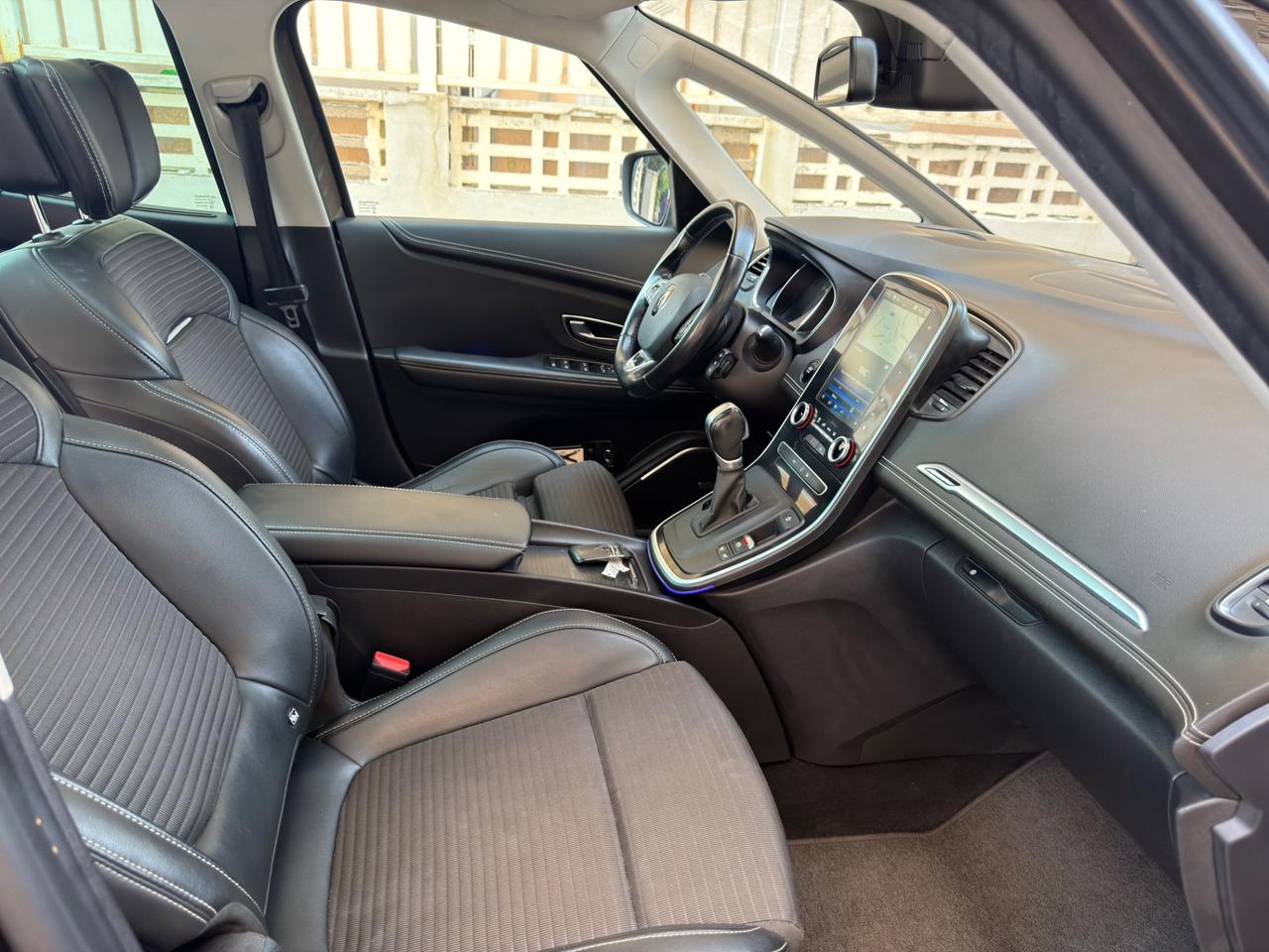 Renault Grand Scenic dCi 160 CV EDC Energy Initiale Paris