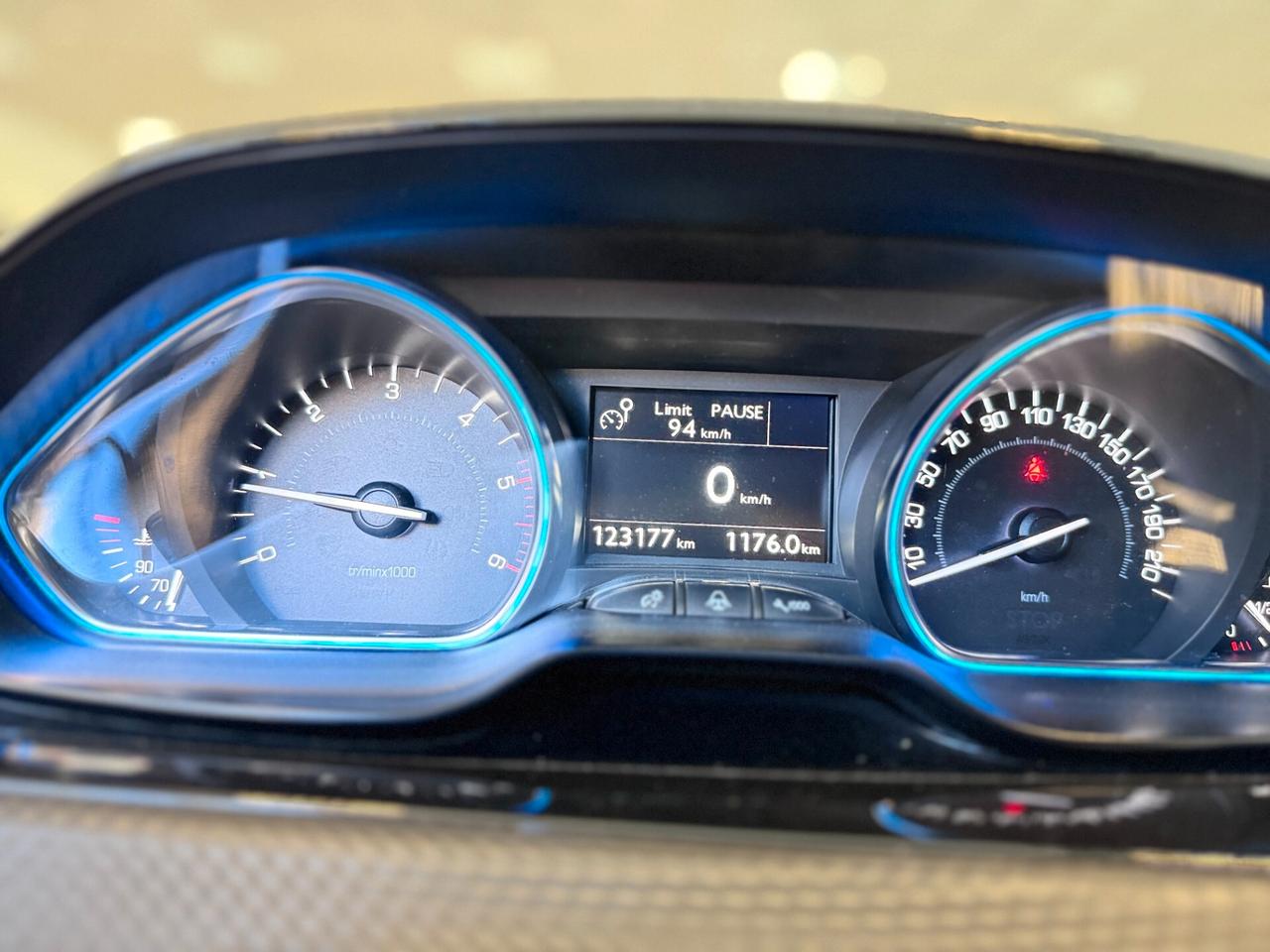 Peugeot 2008 BlueHDi 120 S&S Allure