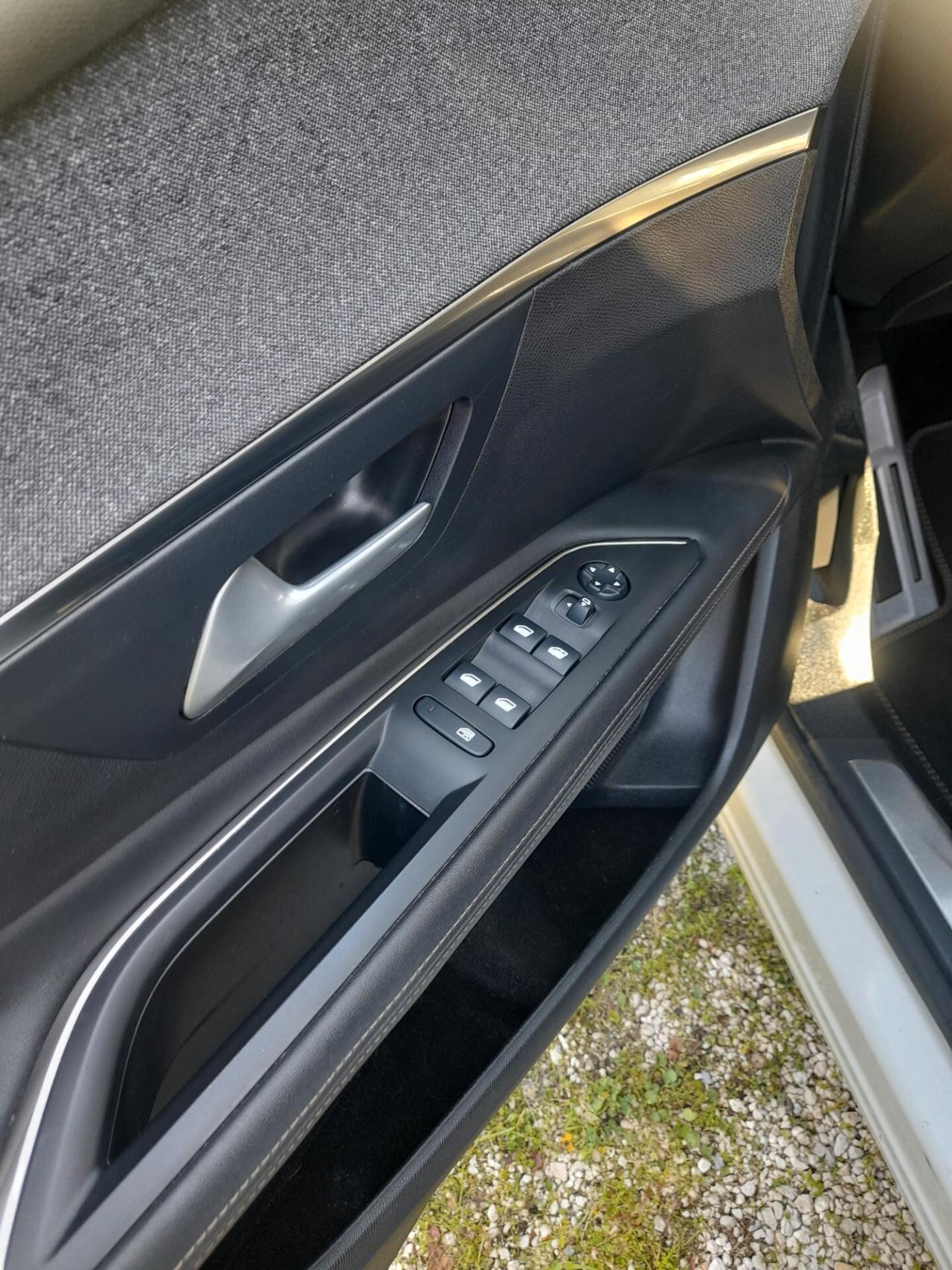 Peugeot 3008 BlueHDi 130 S&S EAT8 GT Line