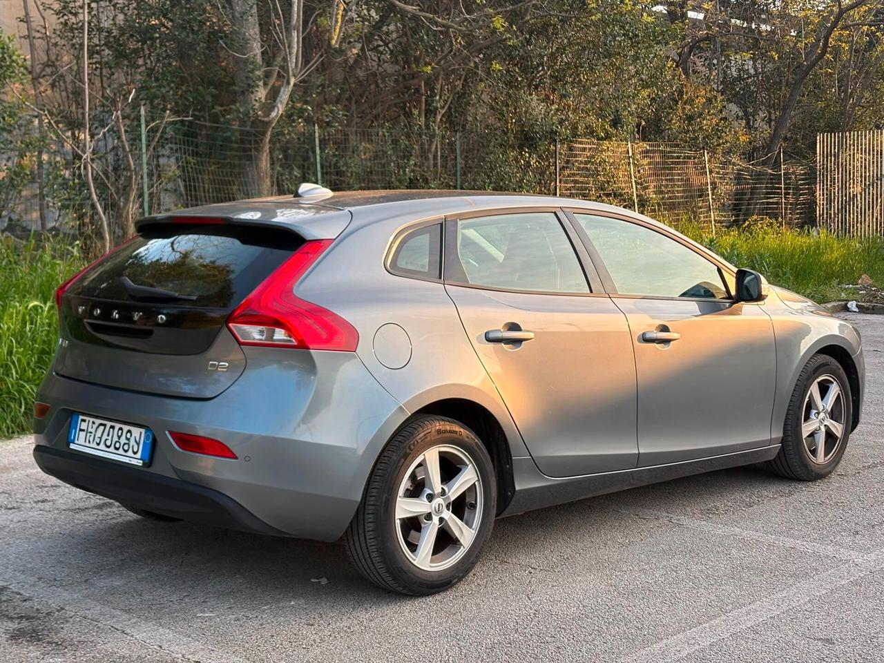 Volvo V40
