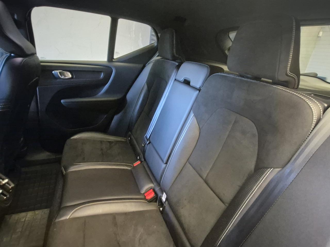 VOLVO XC40 - XC40 2.0 d4 R-design awd geartronic