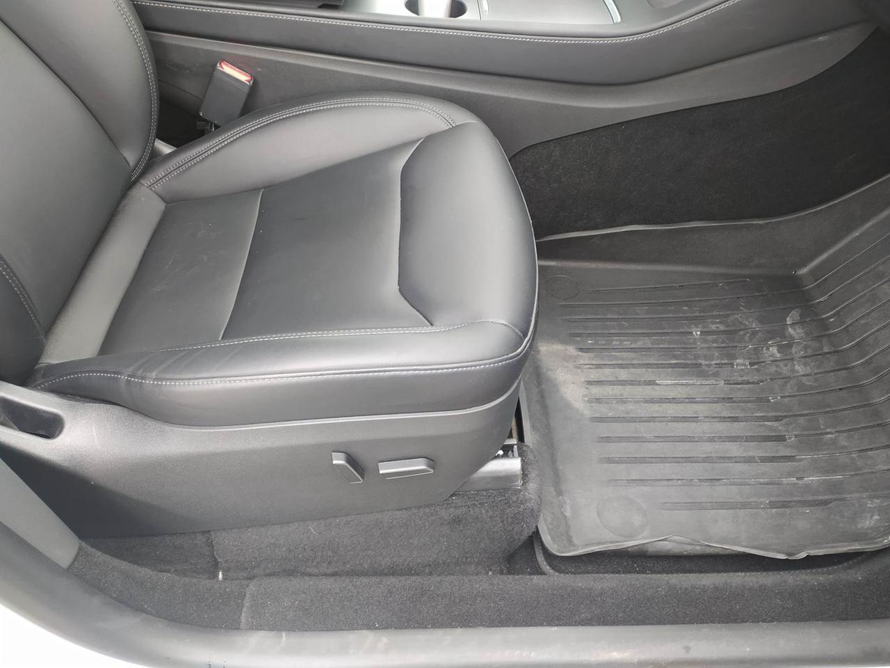 Tesla Model Y Standard Range / Standard #9113