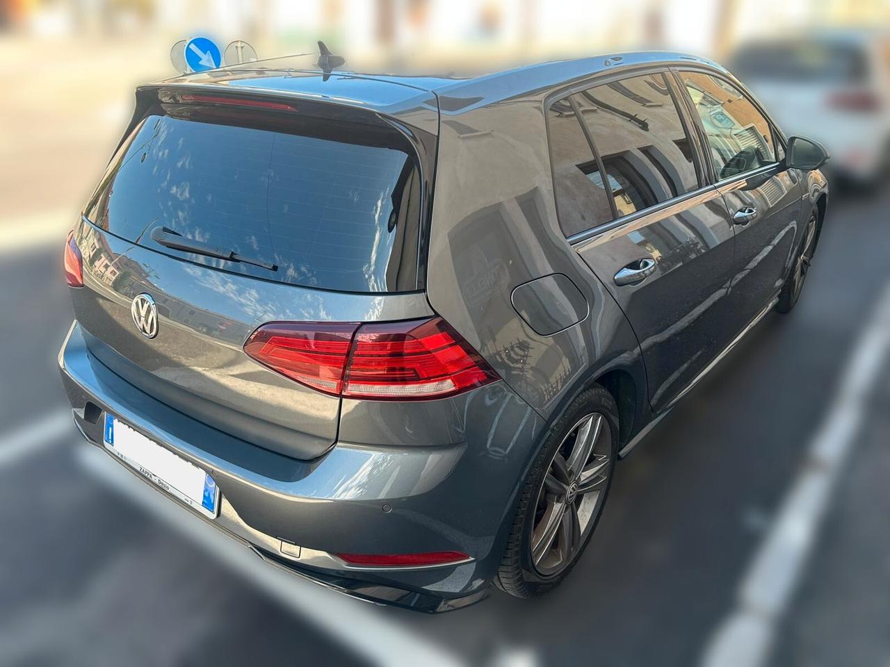 Volkswagen Golf 5p 1.6 tdi Sport 115cv dsg ANCHE PER NEOPATENTATI