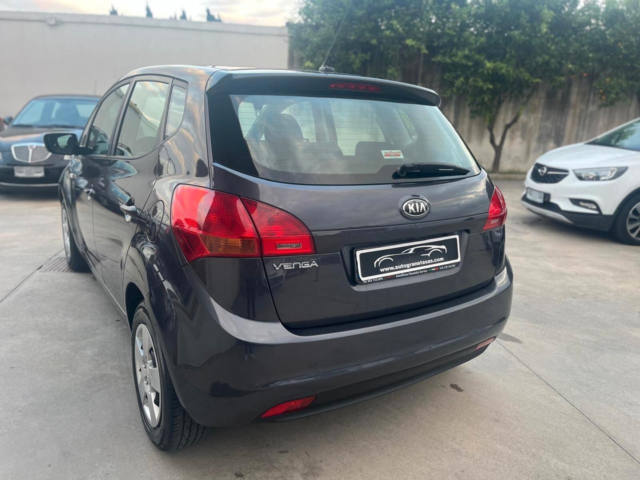 Kia Venga 1.4 benz. 90cv Cool 90.000km!