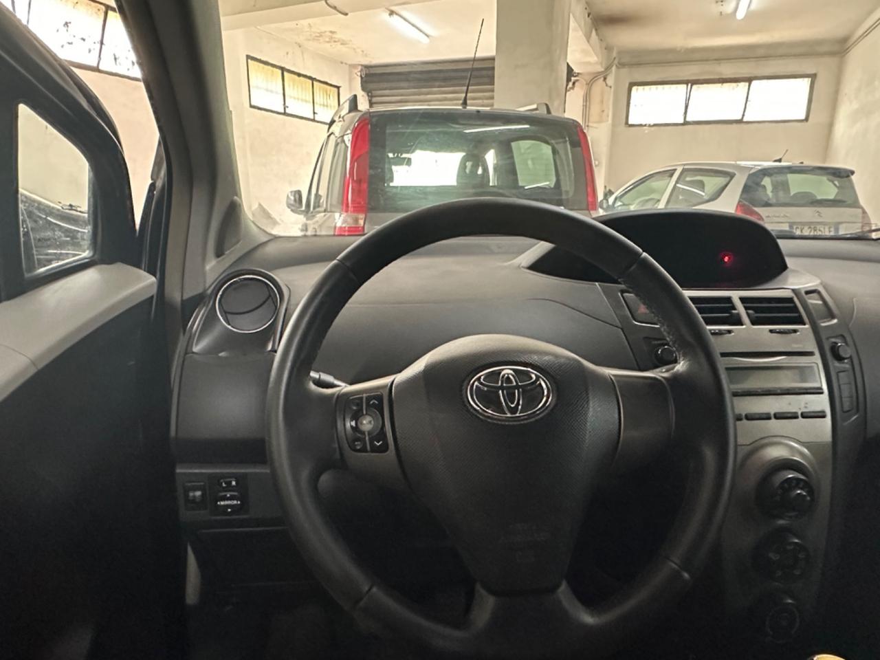Toyota Yaris 1.0 3 porte RATE / FINANZIAMENTI