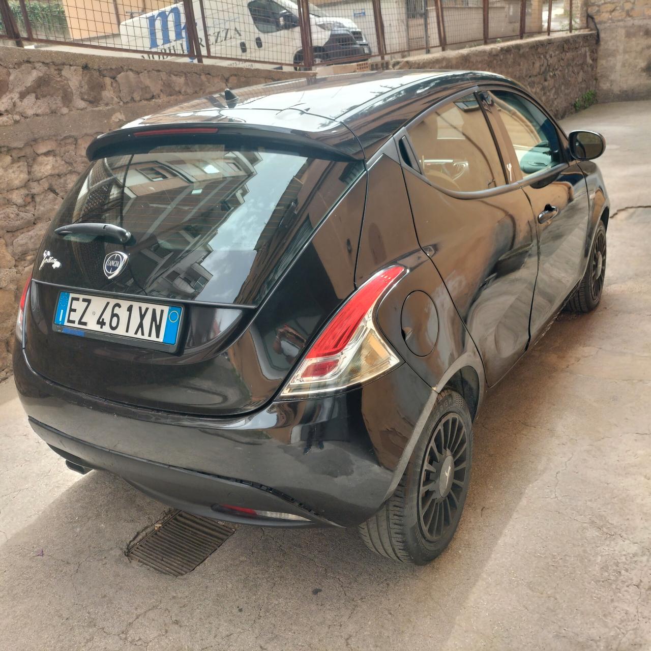 Lancia Ypsilon 1.2 69 CV 5 porte GPL Ecochic Gold