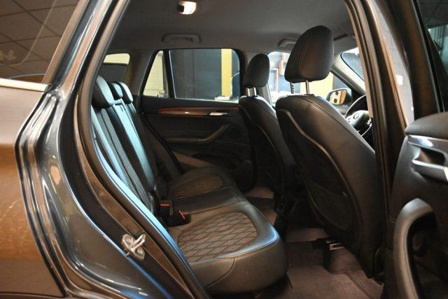 BMW X1 SDRIVE 18d SPORT BLACKLINE AUT.NAVI LED18"TEL FULL