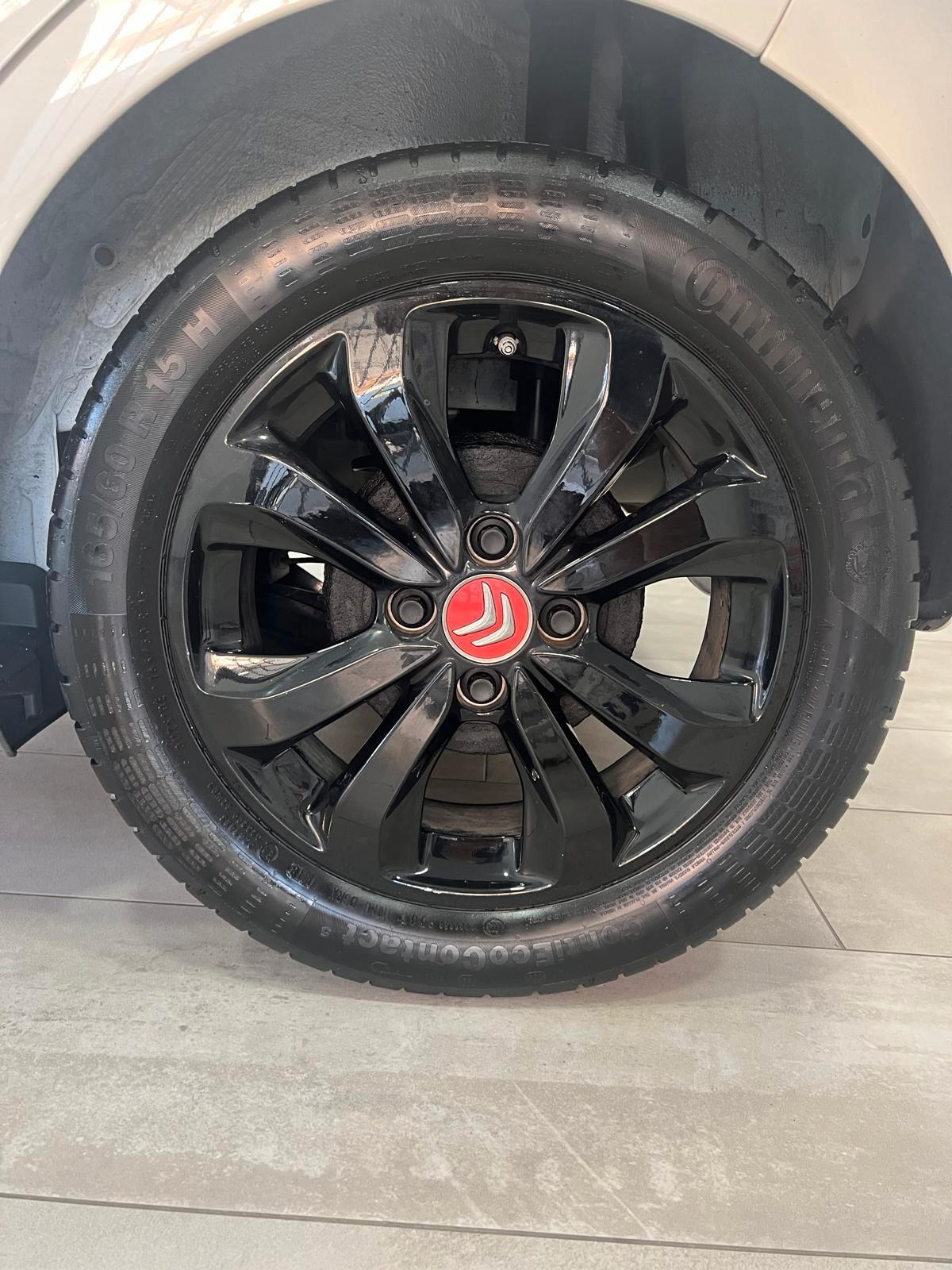 Citroen C1 PureTech 82 5 porte Shine
