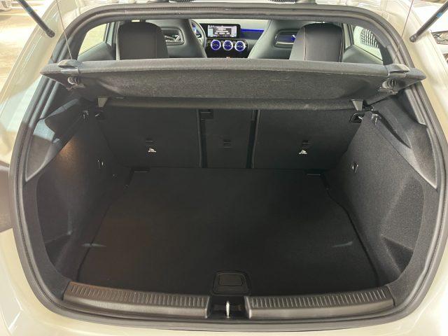 MERCEDES-BENZ A 200 d Autom. AMG Line Premium Plus LED/TELEC/LED MULTI
