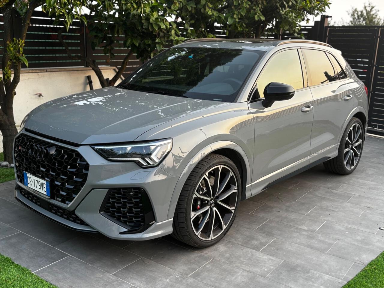 Audi Q3 RS Q3 quattro S tronic