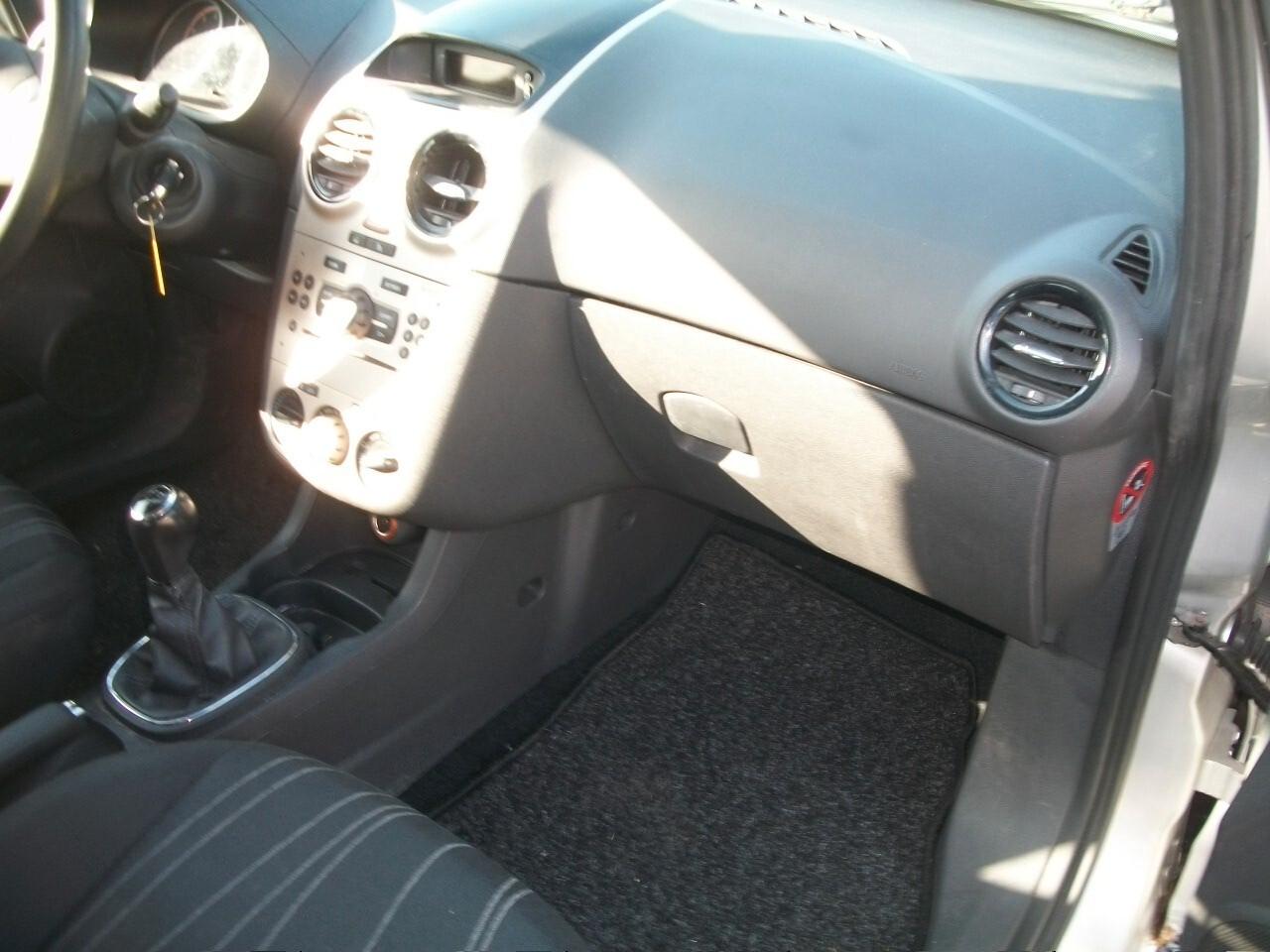 Opel Corsa 1.2 5 porte Enjoy 05 PORTE SI NEOPATENTATI CC 1229 EURO 04 BENZINA GARANZIA UN ANNO