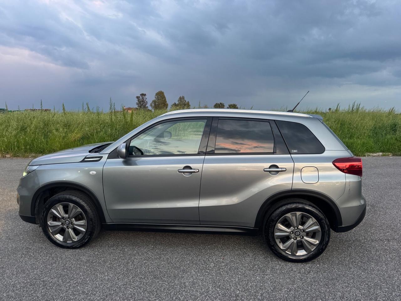 Suzuki Vitara 1.4 Hybrid Top