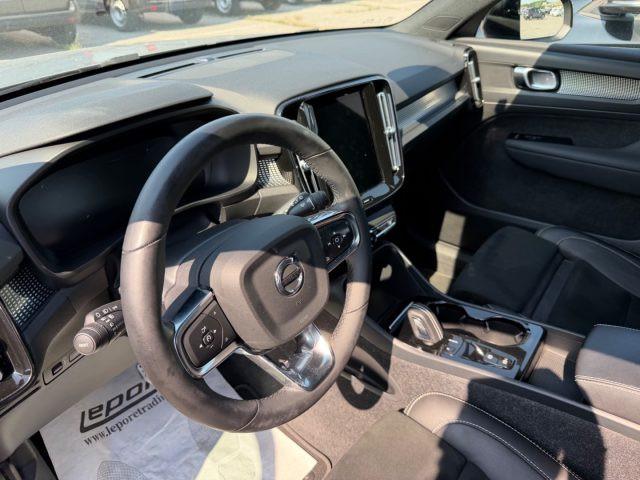 VOLVO XC40 T5 Recharge Plug-in Hybrid R-design