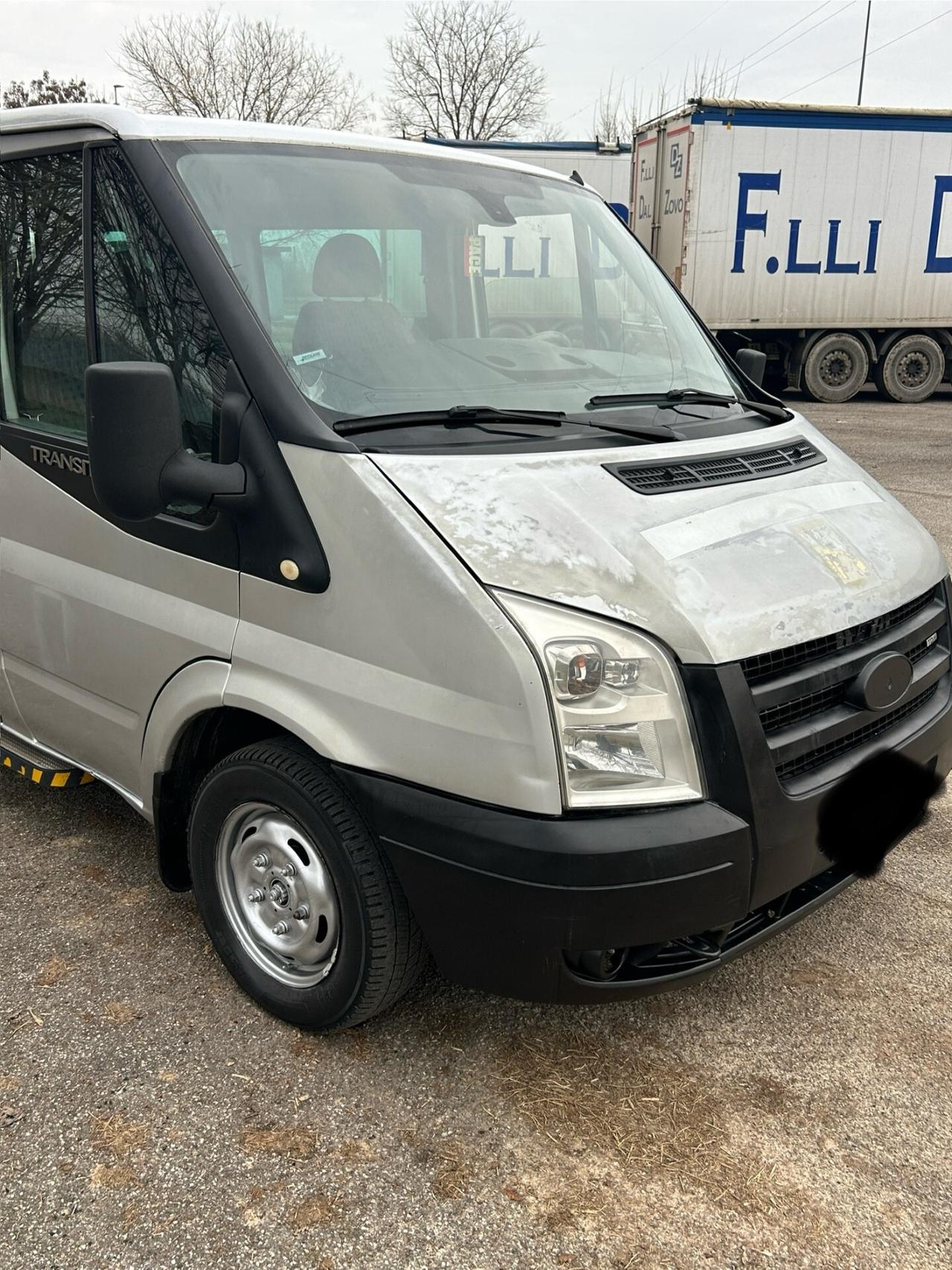 Ford Transit pulmino 9 posti con pedana