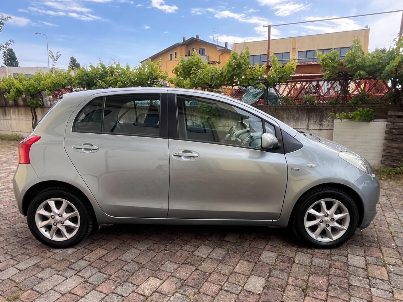Toyota Yaris 1.4 D-4D 5 porte Ok Neopatentati
