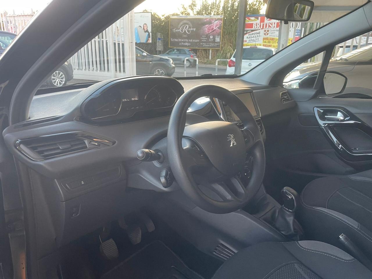 Peugeot 208 1.4 HDi 68 CV 5 porte Allure