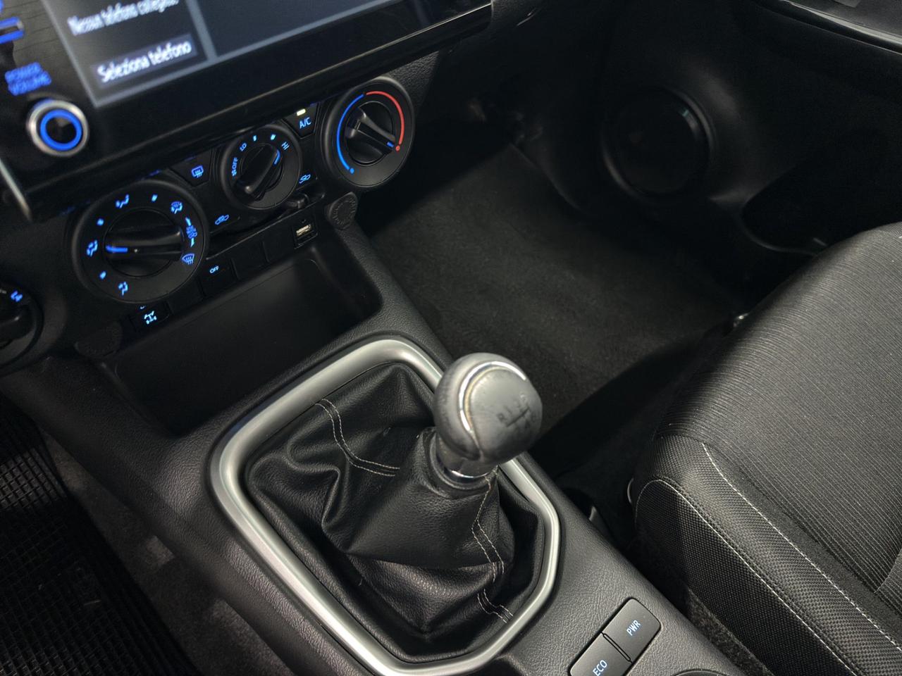 Toyota Hilux 2.4 d-4d extra cab Lounge 4wd