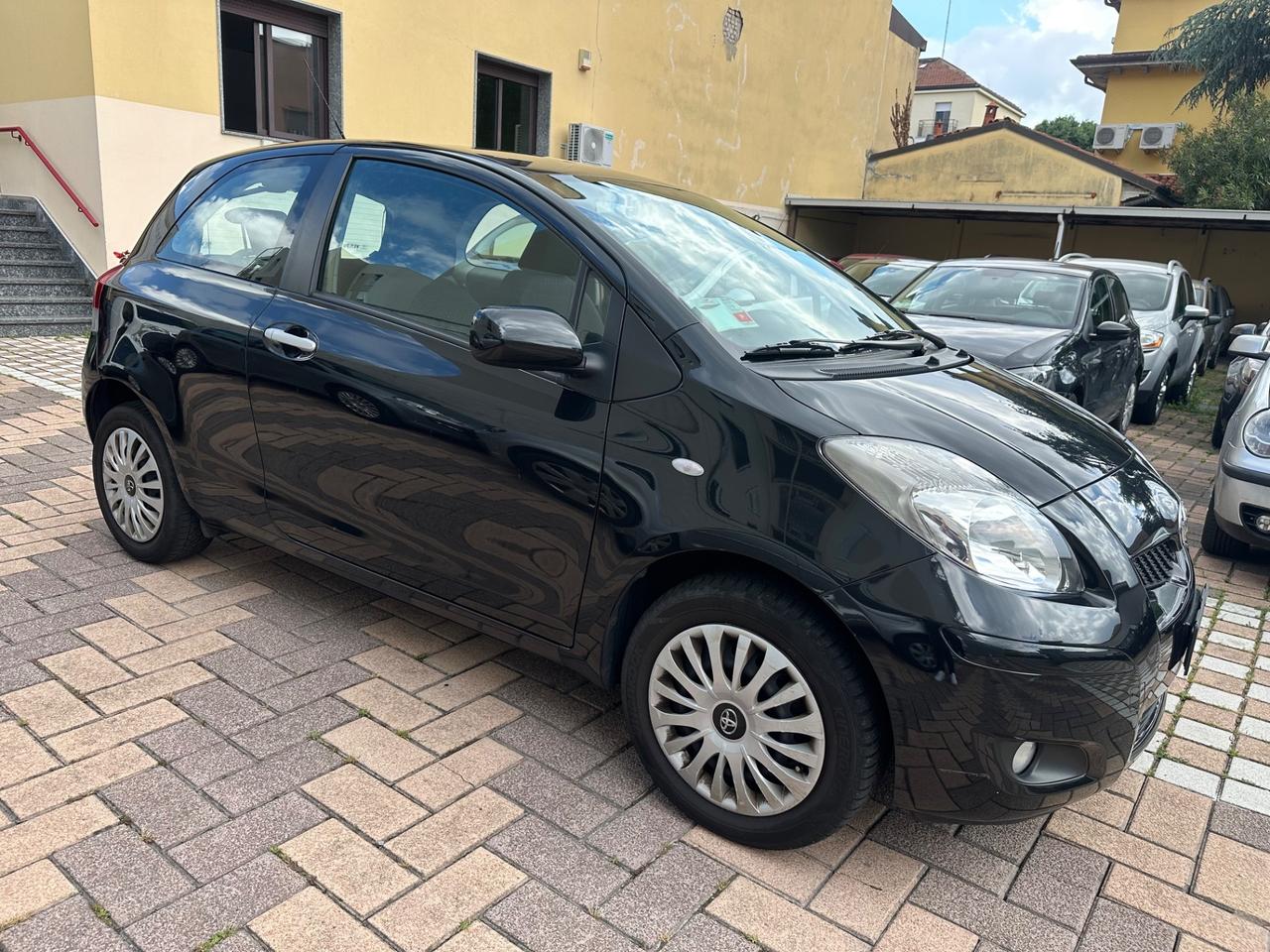 Toyota Yaris 1.0 3 porte Sol - ok neopatentati