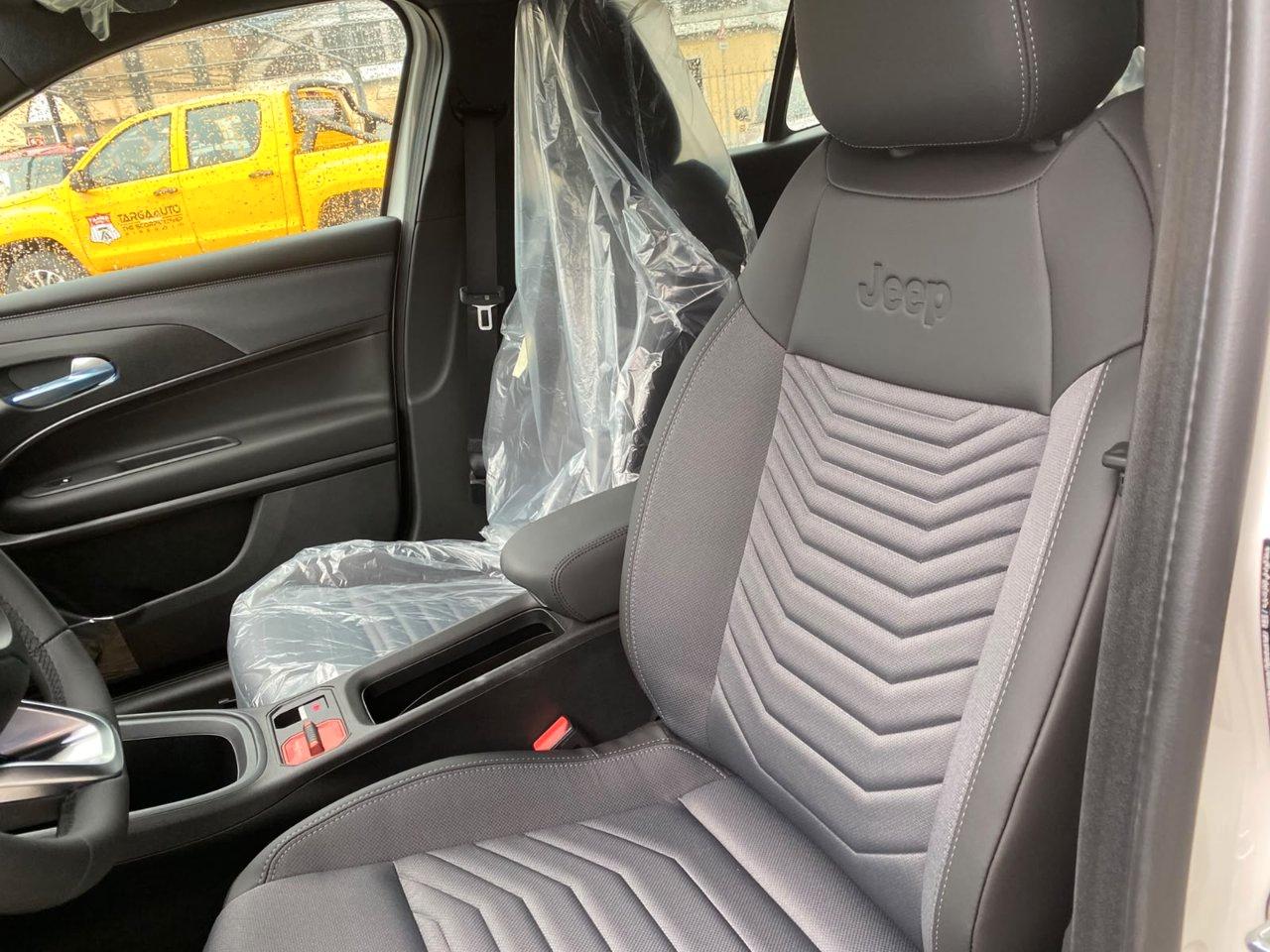 Jeep Avenger 1.2 turbo e-hybrid mhev Longitude fwd 110cv edct6