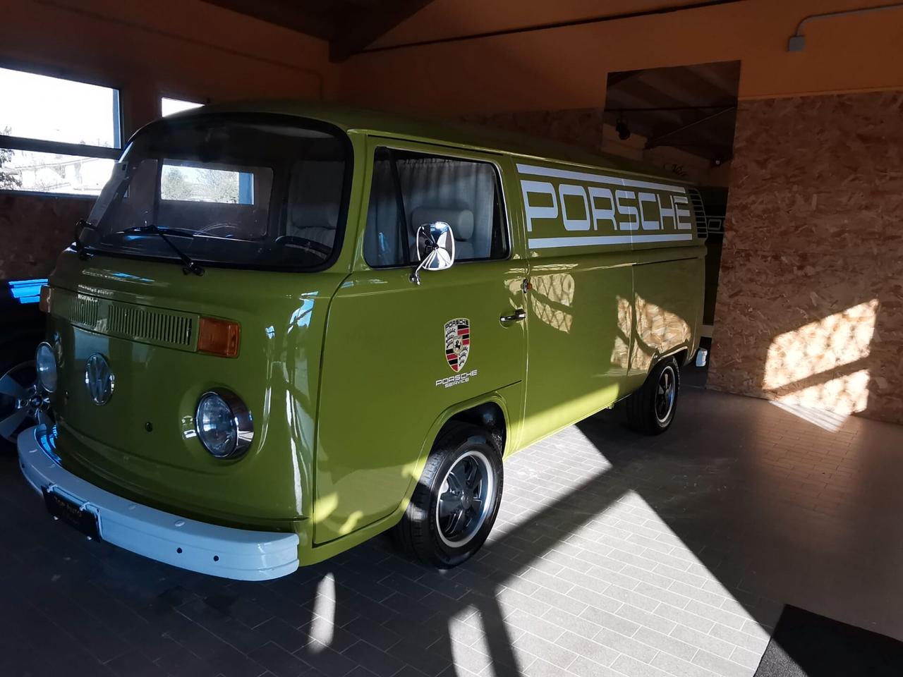 Volkswagen T2 TRANSPORTER PORSCHE SERVICE
