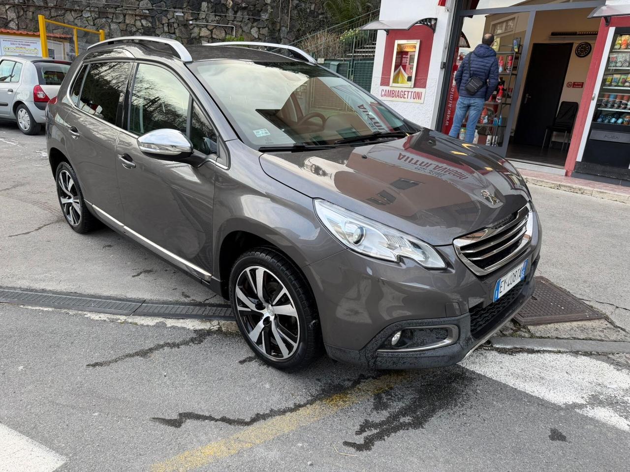 Peugeot 2008 1.6 e-HDi 92 CV Stop&Start Urban Cross